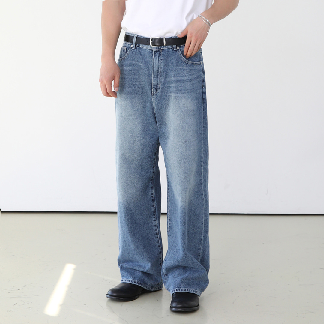 Essential semi-wide denim pants