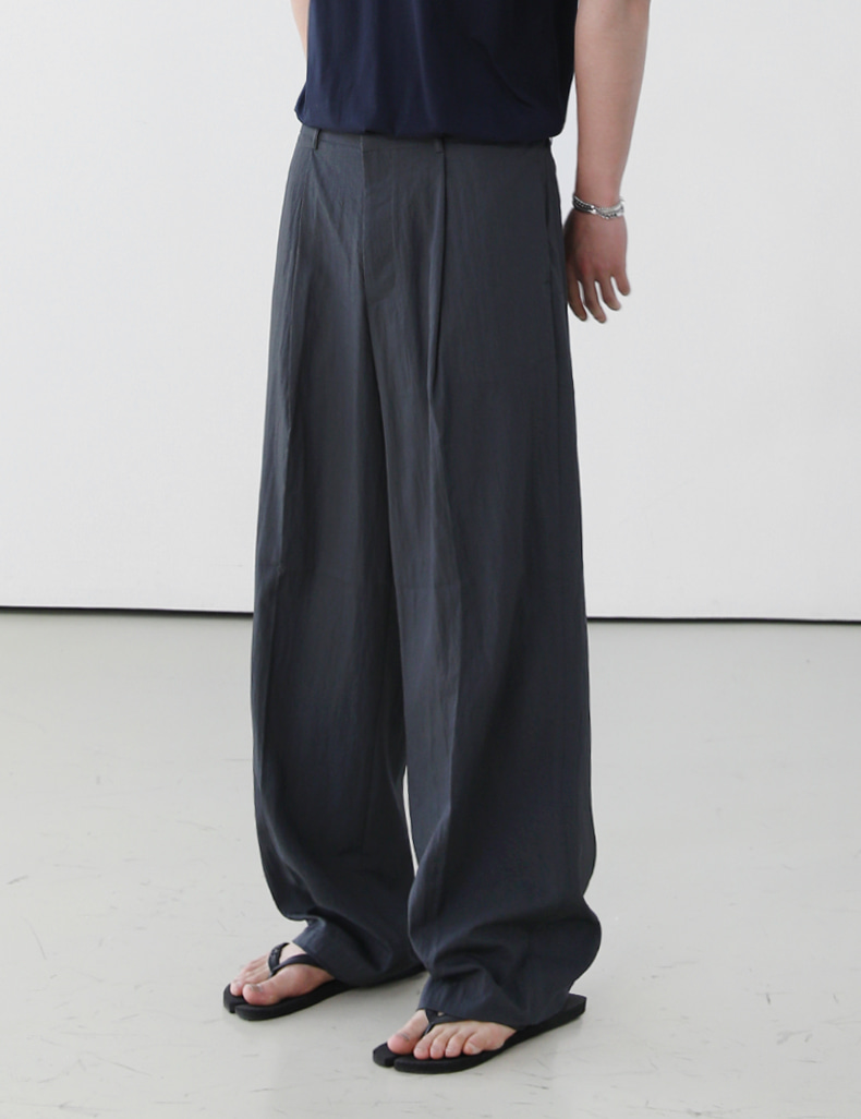 Wind cooling one-tuck wide pants
